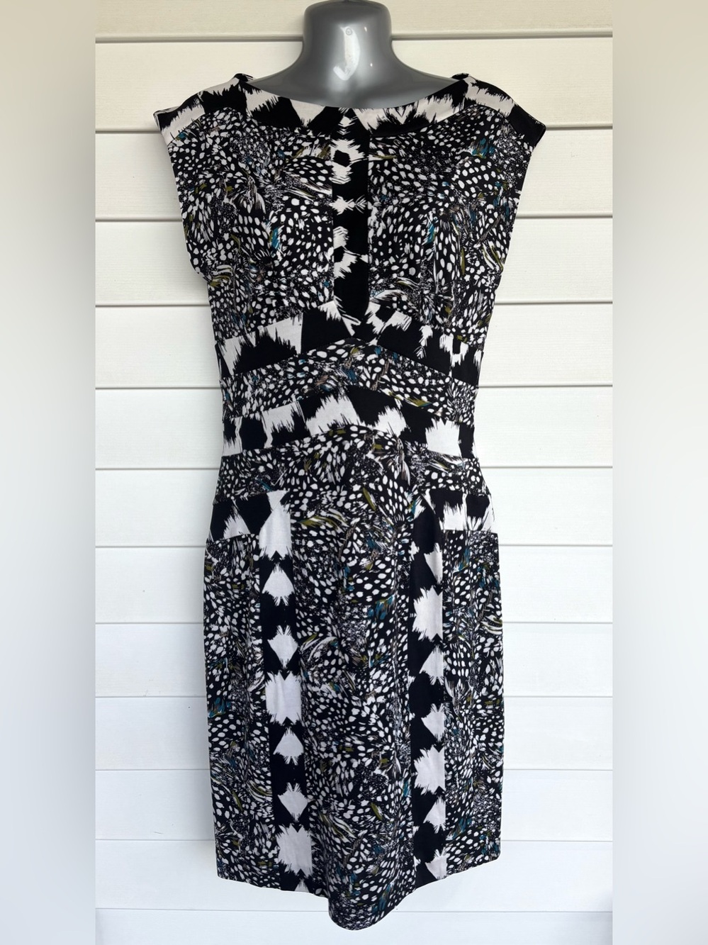 Diane von Furstenberg (DVF) "Stirling" dress Silk Size 8 Black White